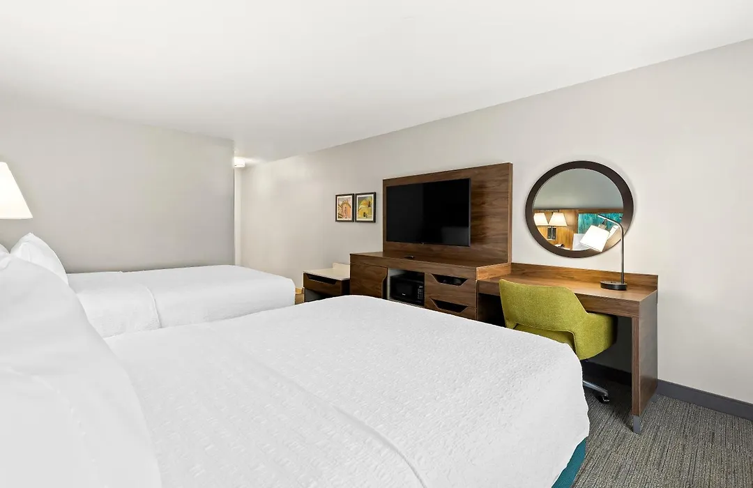 Hampton Inn & Suites Canton-1